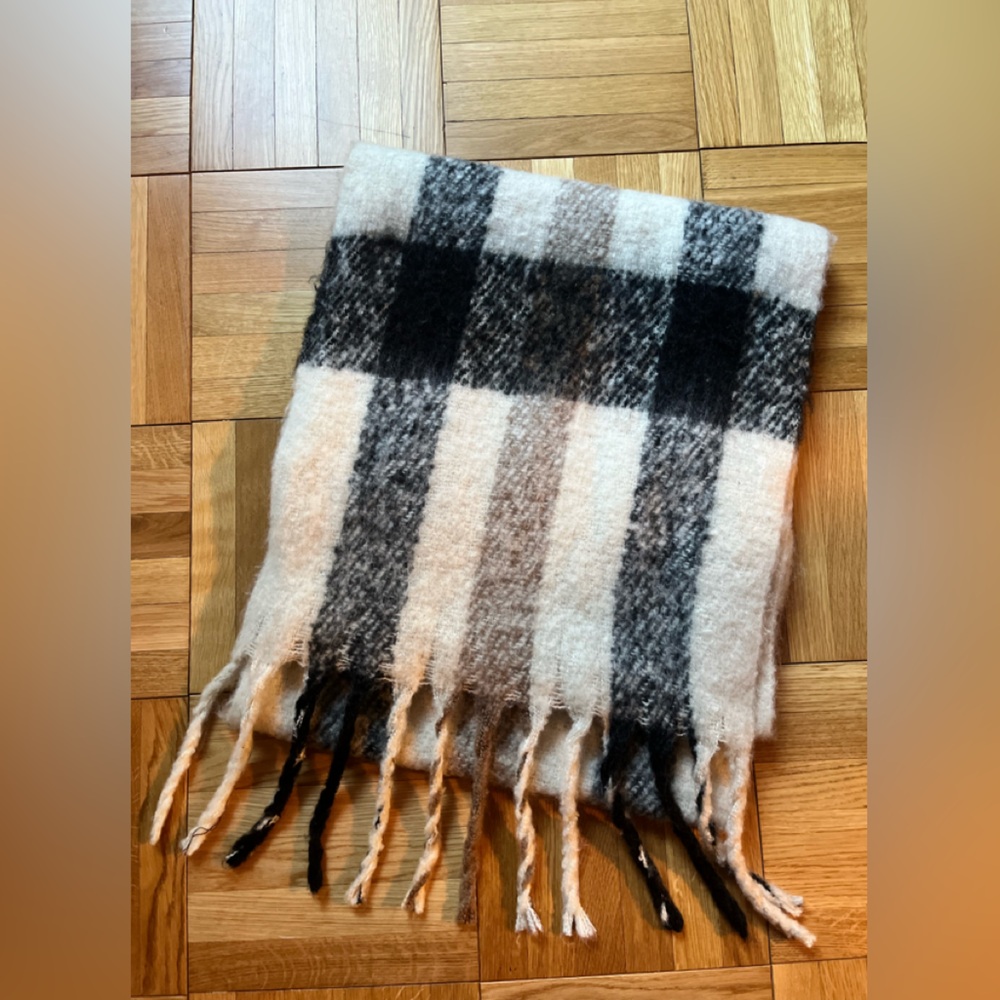 Primark Cream and Black Plaid Fringe Scarf